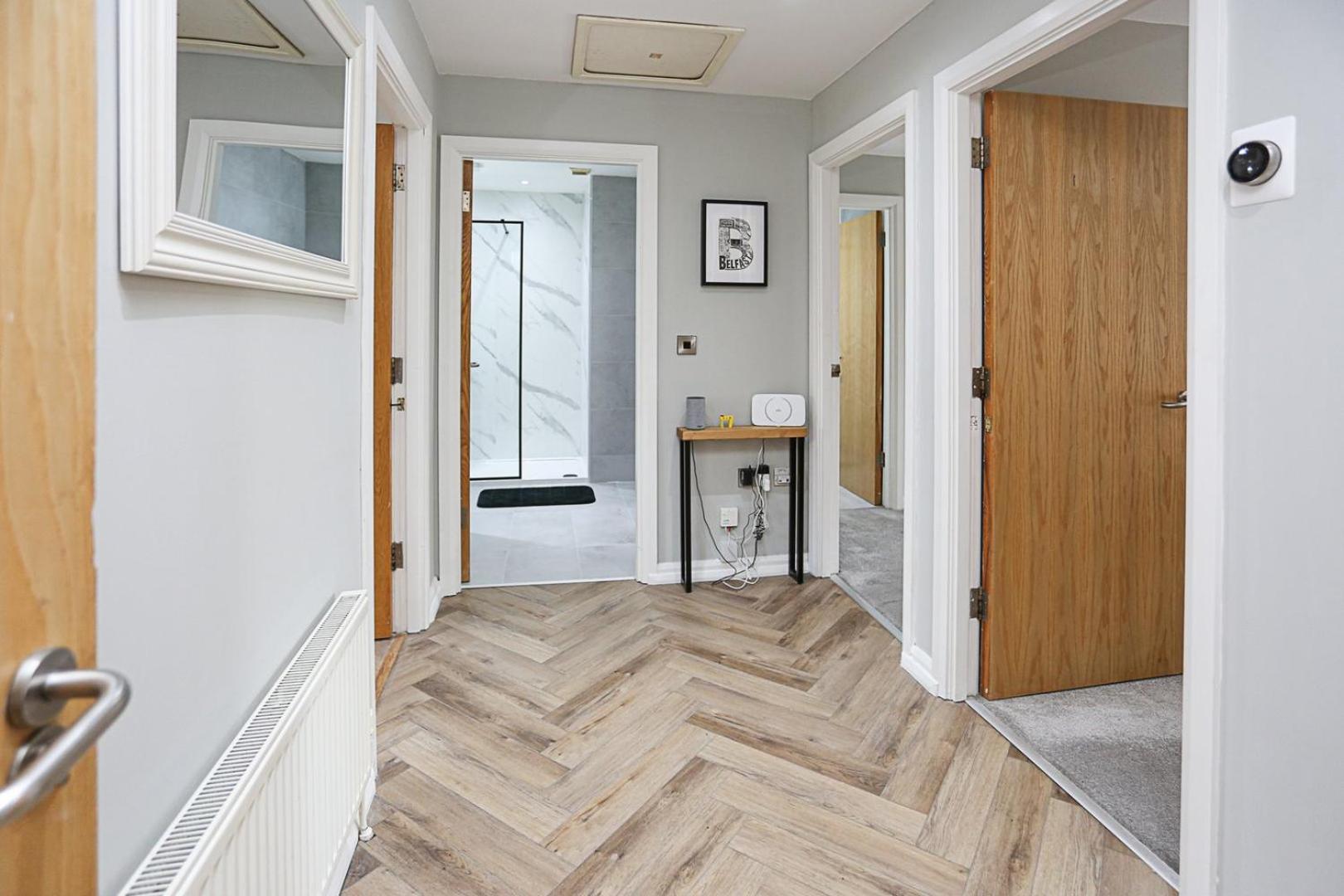 Charming Retreat In Belfast Apartment Exterior photo