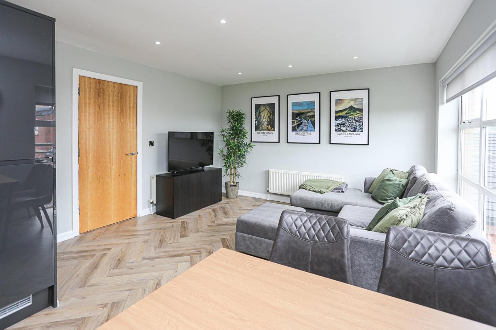 Charming Retreat In Belfast Apartment Exterior photo